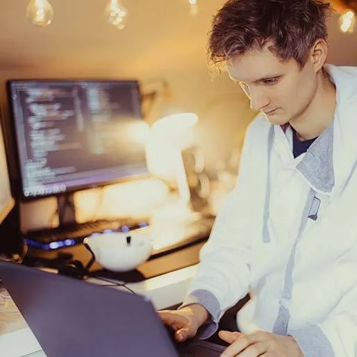how to become sql specialist